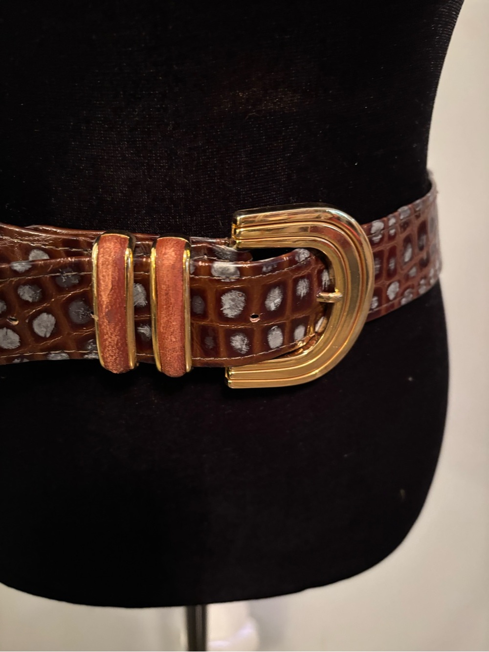 Cache St . Maarten Vintage Brown Croc-Embossed Belt with Gold-Tone Buckle - Picture 2 of 8